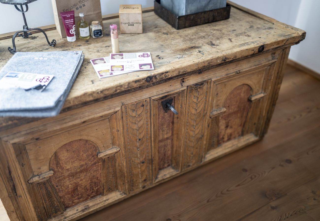 Ferienwohnung in Sent - Chasa Vital - Hochwertige Ferienwohnung mit elegantem Ambiente in Sent