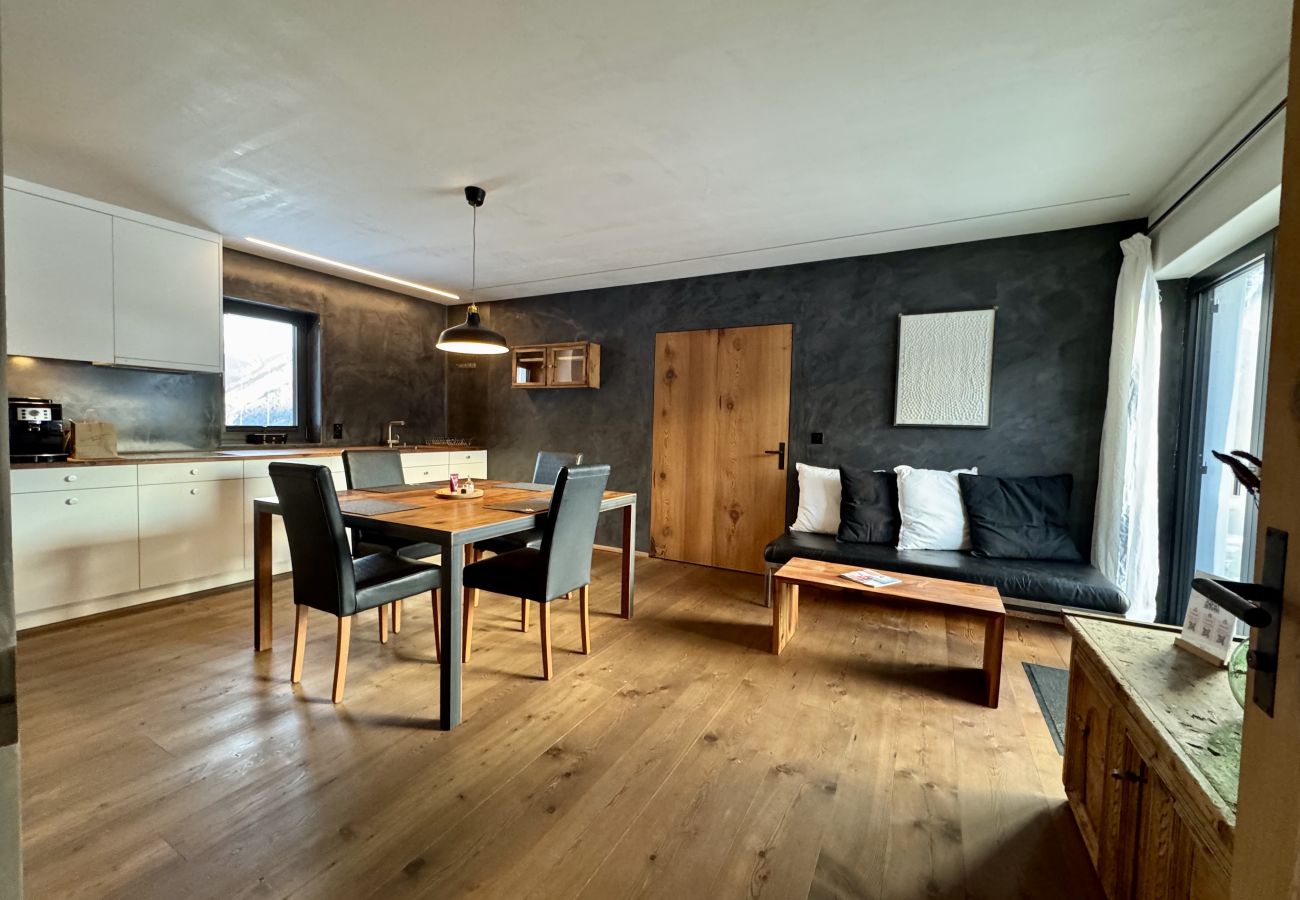 Ferienwohnung in Sent - Chasa Vital - Hochwertige Ferienwohnung mit elegantem Ambiente in Sent