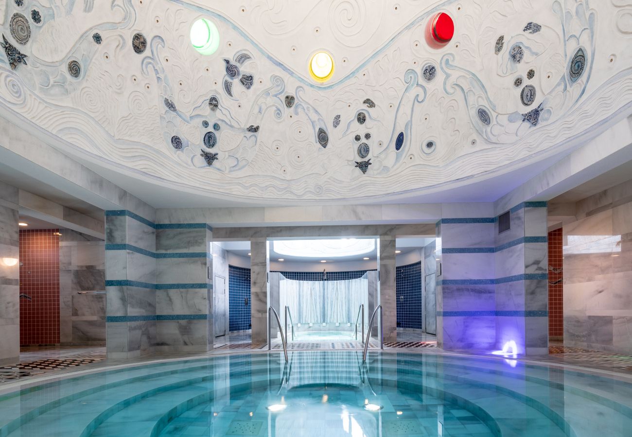 Ferienwohnung in Scuol - Plavna Apartment 2B: Moderne 2 ½-Zimmerwohunung zentral und mit Panoramablick