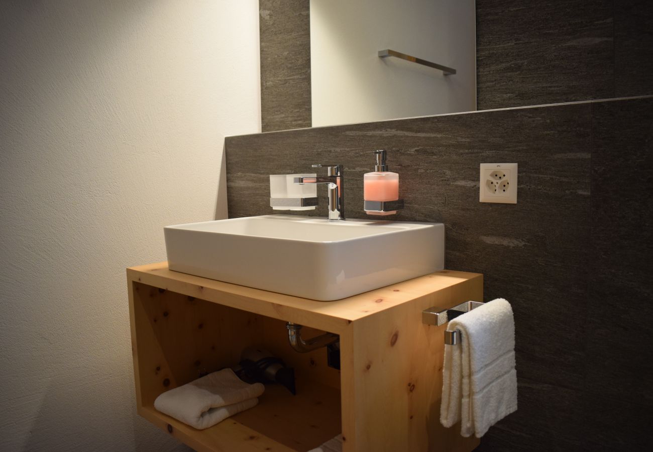 Ferienwohnung in Müstair - Chasa Helvetia ÜN: Neu gebaute 3,5 Zimmer Ferienwohnung mit exklusivem Hotelservice