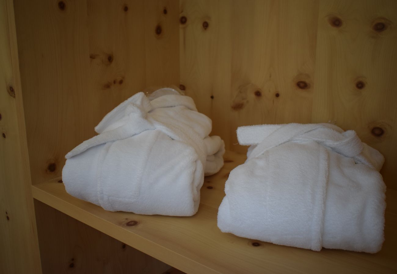 Ferienwohnung in Müstair - Chasa Helvetia ÜN: Neu gebaute 3,5 Zimmer Ferienwohnung mit exklusivem Hotelservice