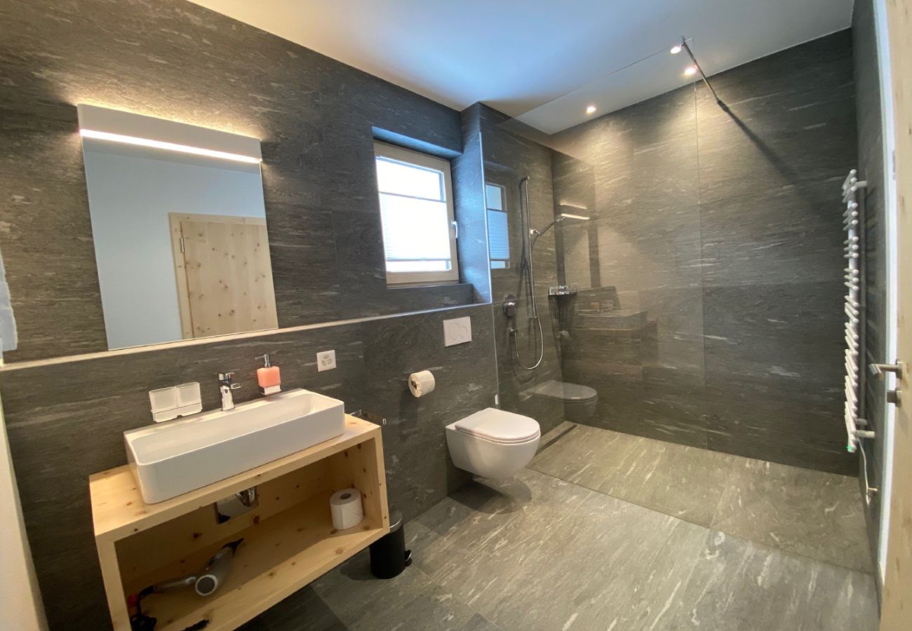 Ferienwohnung in Müstair - Chasa Helvetia ÜN: Neu gebaute 3,5 Zimmer Ferienwohnung mit exklusivem Hotelservice