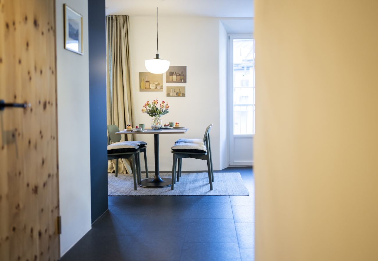 Ferienwohnung in Scuol - Chasa Stradun 203A – Zentrale 2-Zimmer-Ferienwohnung mit Balkon und Kamin in Scuol