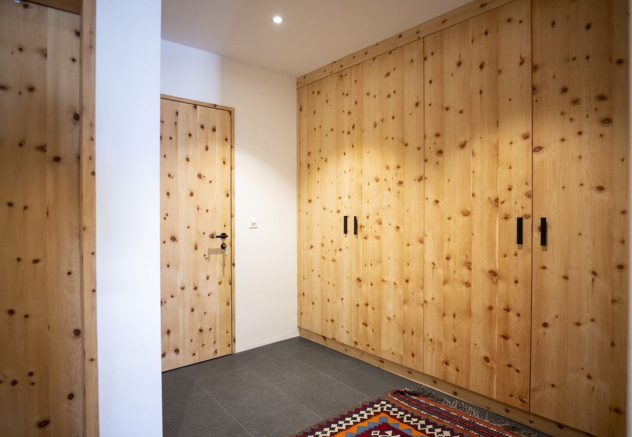 Ferienwohnung in Scuol - Chasa Stradun 203A – Zentrale 2-Zimmer-Ferienwohnung mit Balkon und Kamin in Scuol