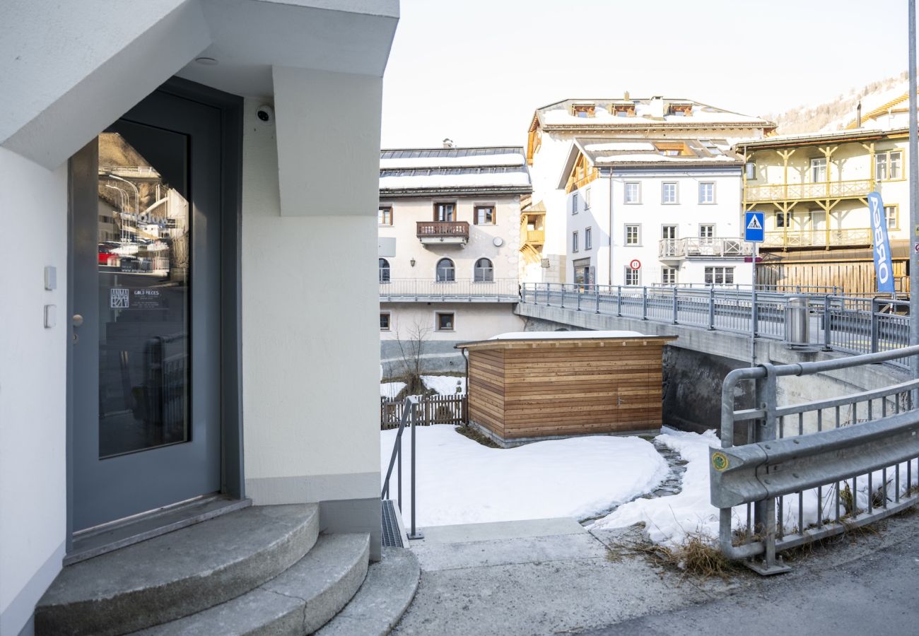 Ferienwohnung in Scuol - Chasa Stradun 203A – Zentrale 2-Zimmer-Ferienwohnung mit Balkon und Kamin in Scuol