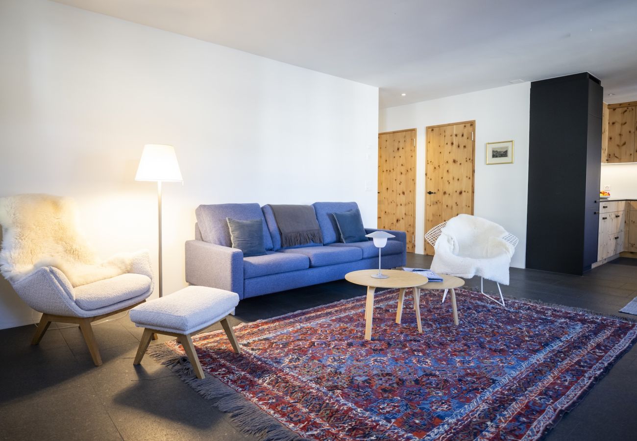 Ferienwohnung in Scuol - Chasa Stradun 203A – Zentrale 2-Zimmer-Ferienwohnung mit Balkon und Kamin in Scuol