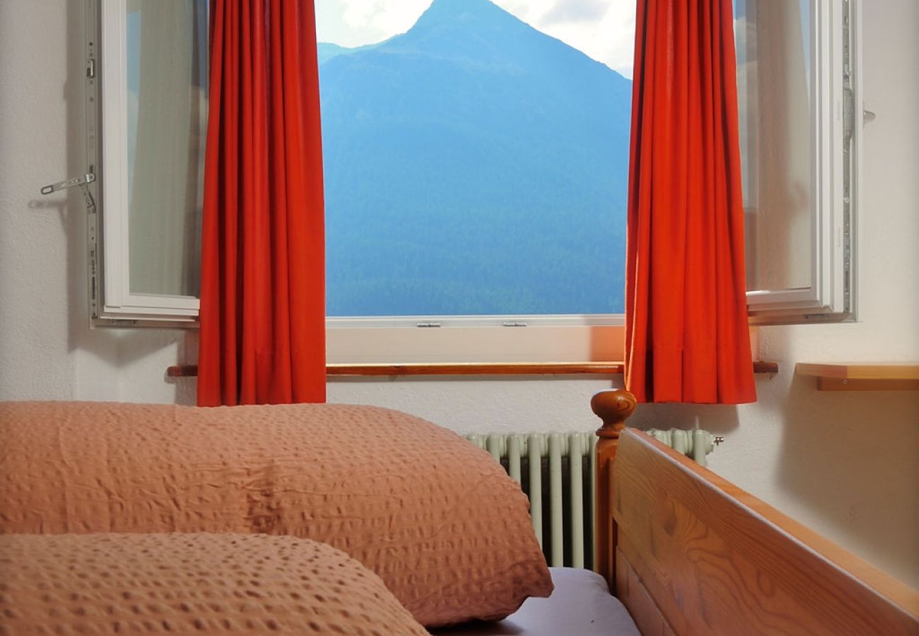 Ferienhaus in Tschlin - Chasa Macun – Grosszügiges Ferienhaus mit professioneller Küche im Bergdorf Tschlin