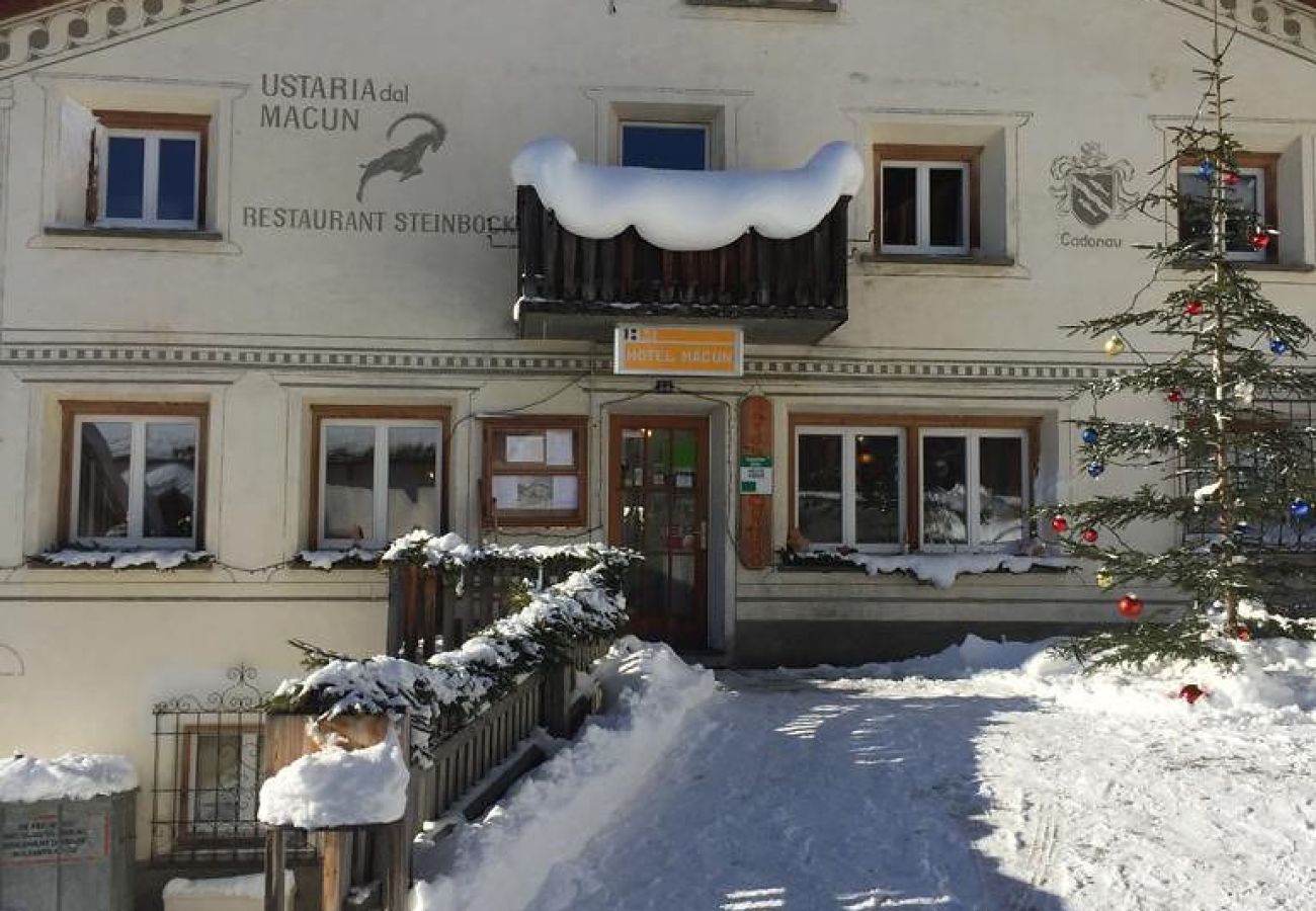 Ferienhaus in Tschlin - Chasa Macun – Grosszügiges Ferienhaus mit professioneller Küche im Bergdorf Tschlin