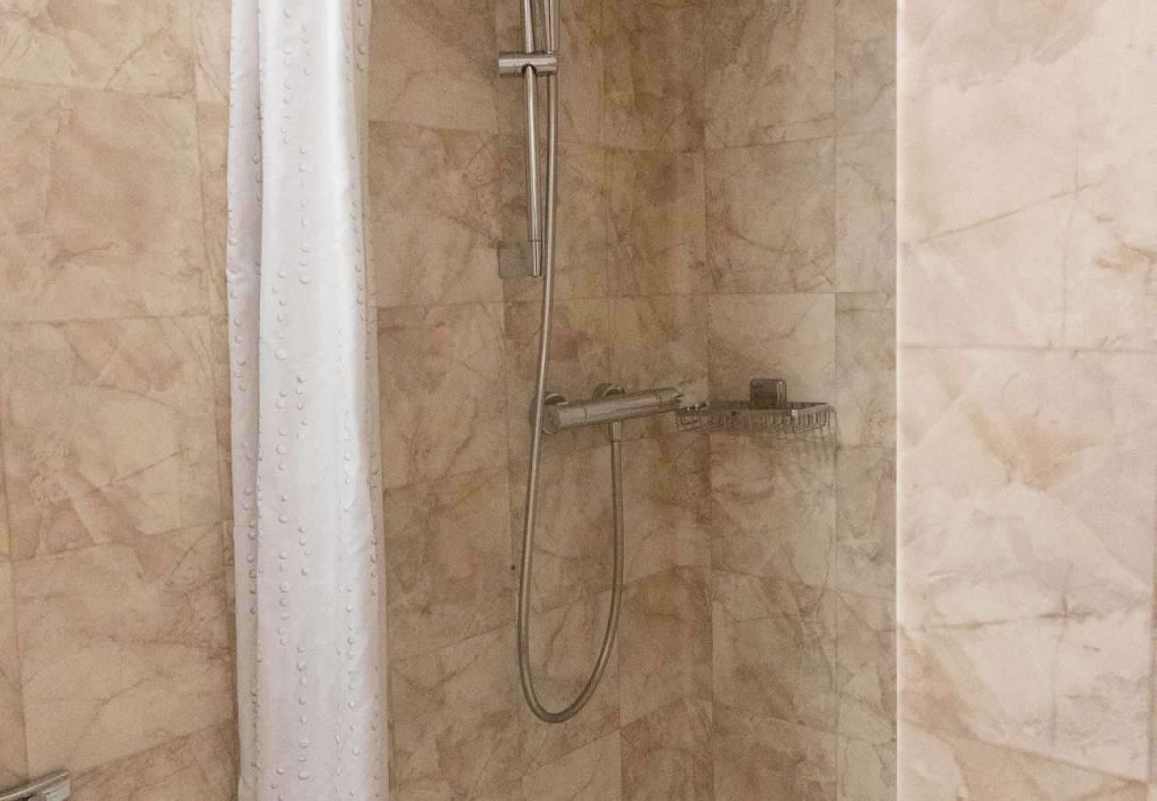 Ferienhaus in Tschlin - Chasa Macun – Grosszügiges Ferienhaus mit professioneller Küche im Bergdorf Tschlin