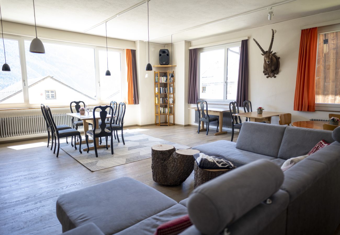 Ferienhaus in Tschlin - Chasa Macun – Grosszügiges Ferienhaus mit professioneller Küche im Bergdorf Tschlin