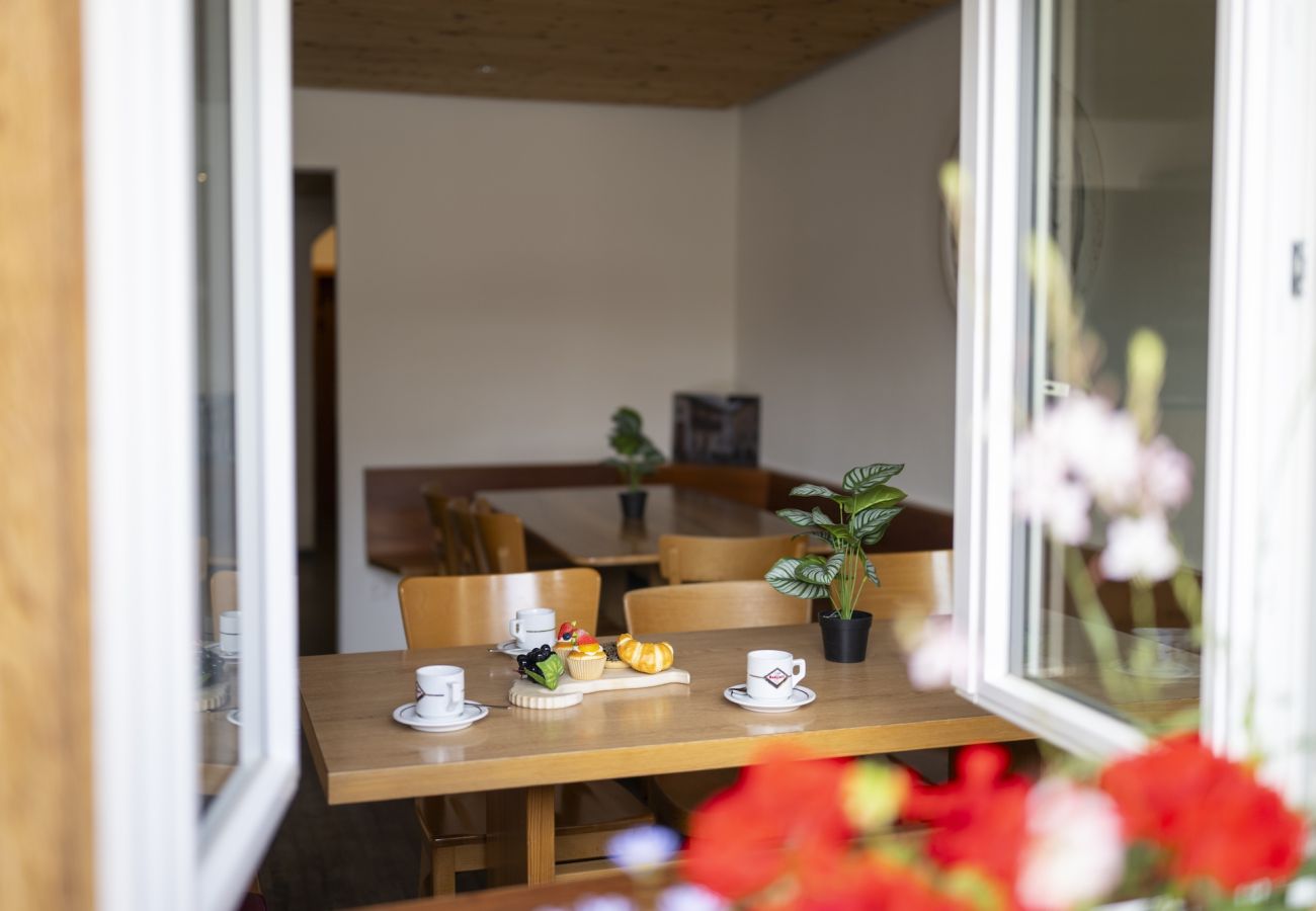 Ferienhaus in Tschlin - Chasa Macun – Grosszügiges Ferienhaus mit professioneller Küche im Bergdorf Tschlin