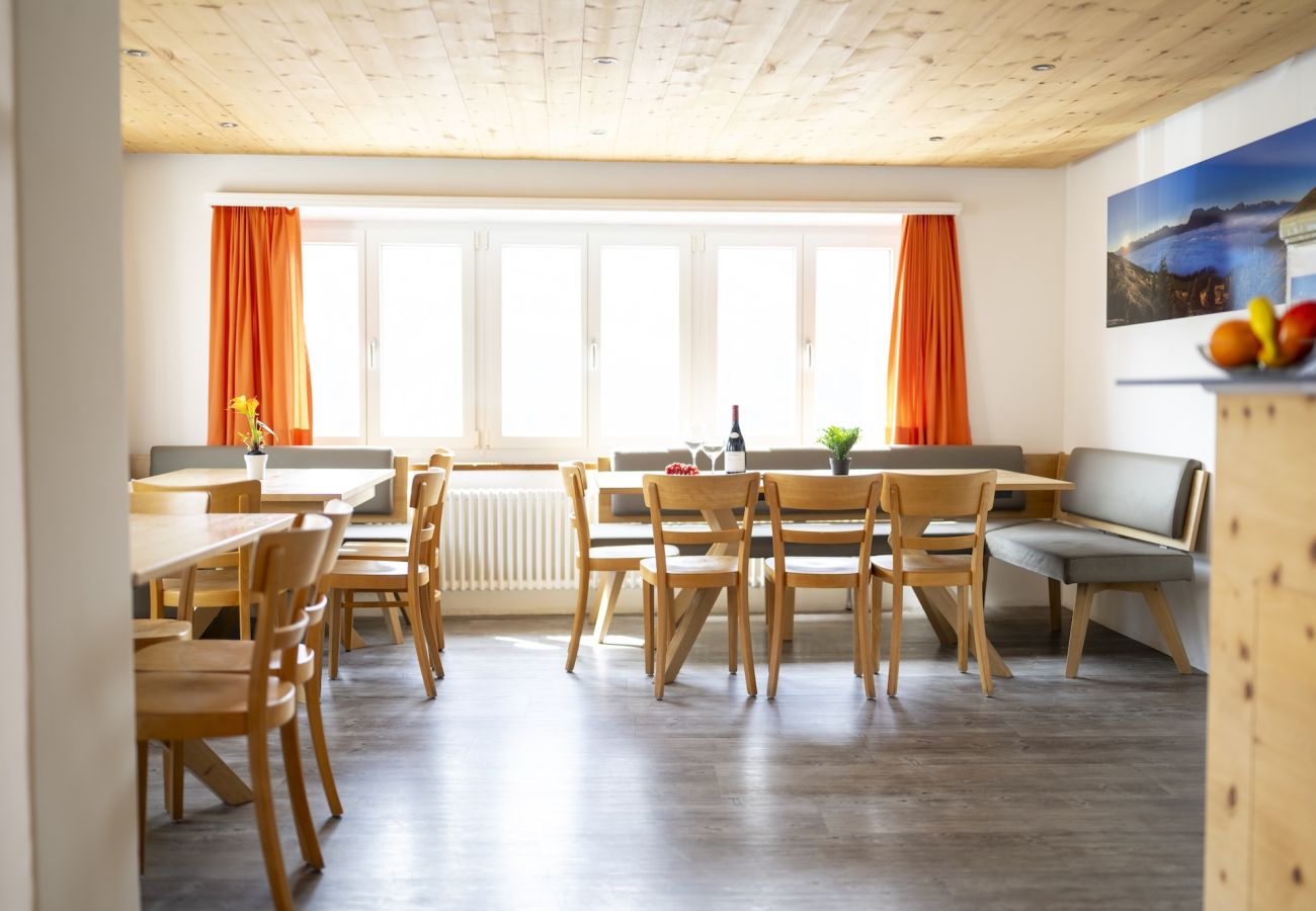 Ferienhaus in Tschlin - Chasa Macun – Grosszügiges Ferienhaus mit professioneller Küche im Bergdorf Tschlin