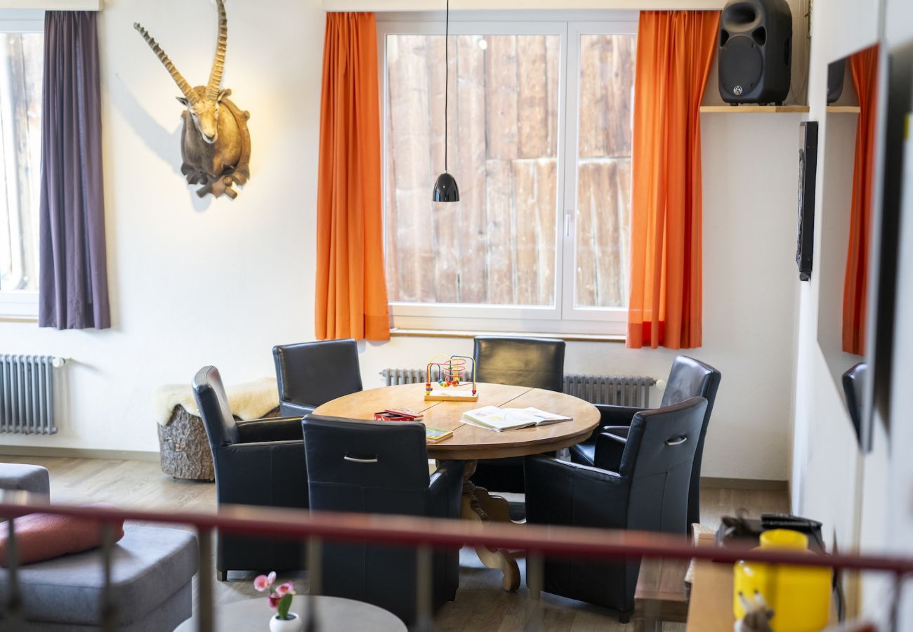 Ferienhaus in Tschlin - Chasa Macun – Grosszügiges Ferienhaus mit professioneller Küche im Bergdorf Tschlin