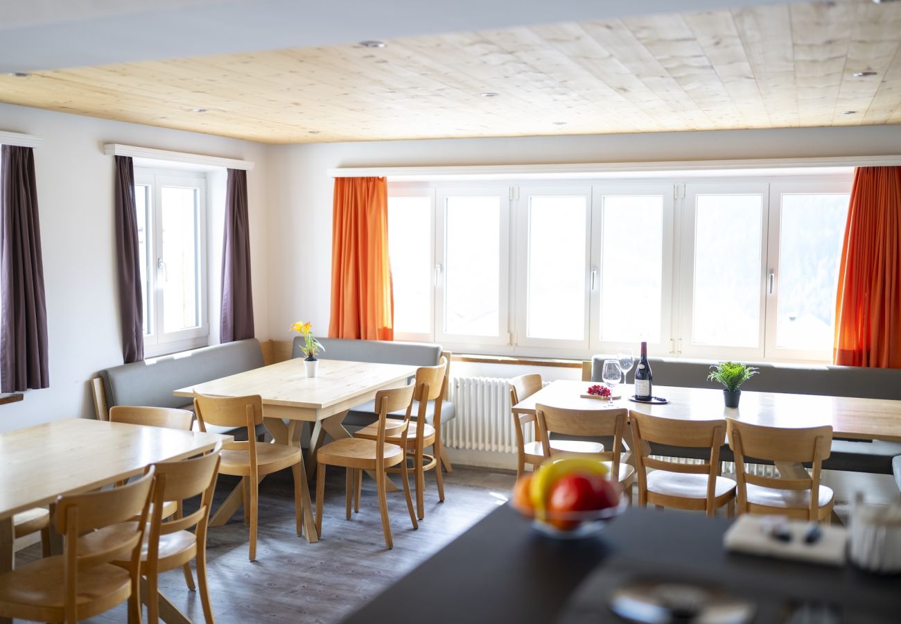 Ferienhaus in Tschlin - Chasa Macun – Grosszügiges Ferienhaus mit professioneller Küche im Bergdorf Tschlin
