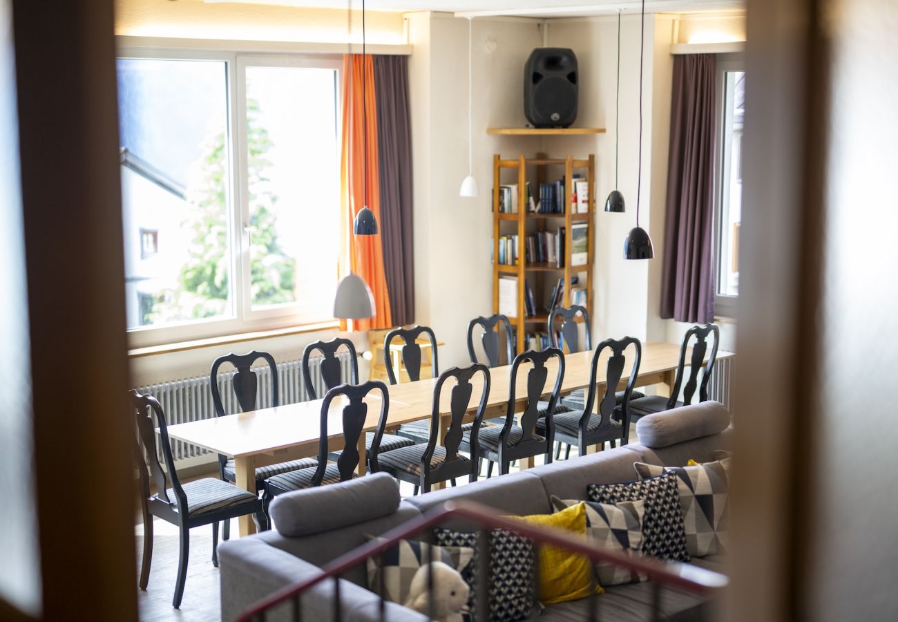 Ferienhaus in Tschlin - Chasa Macun – Grosszügiges Ferienhaus mit professioneller Küche im Bergdorf Tschlin