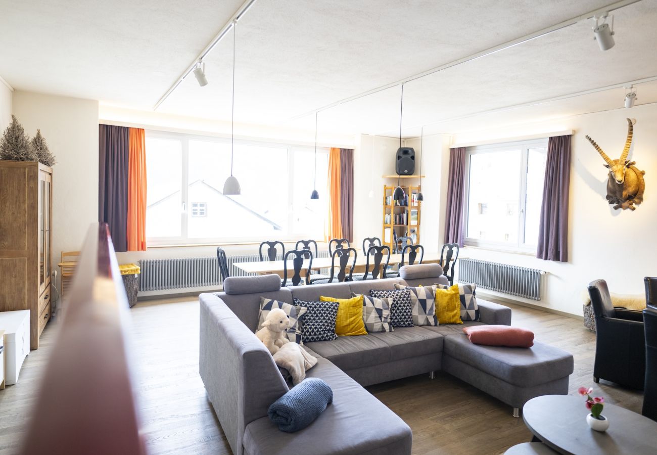 Ferienhaus in Tschlin - Chasa Macun – Grosszügiges Ferienhaus mit professioneller Küche im Bergdorf Tschlin
