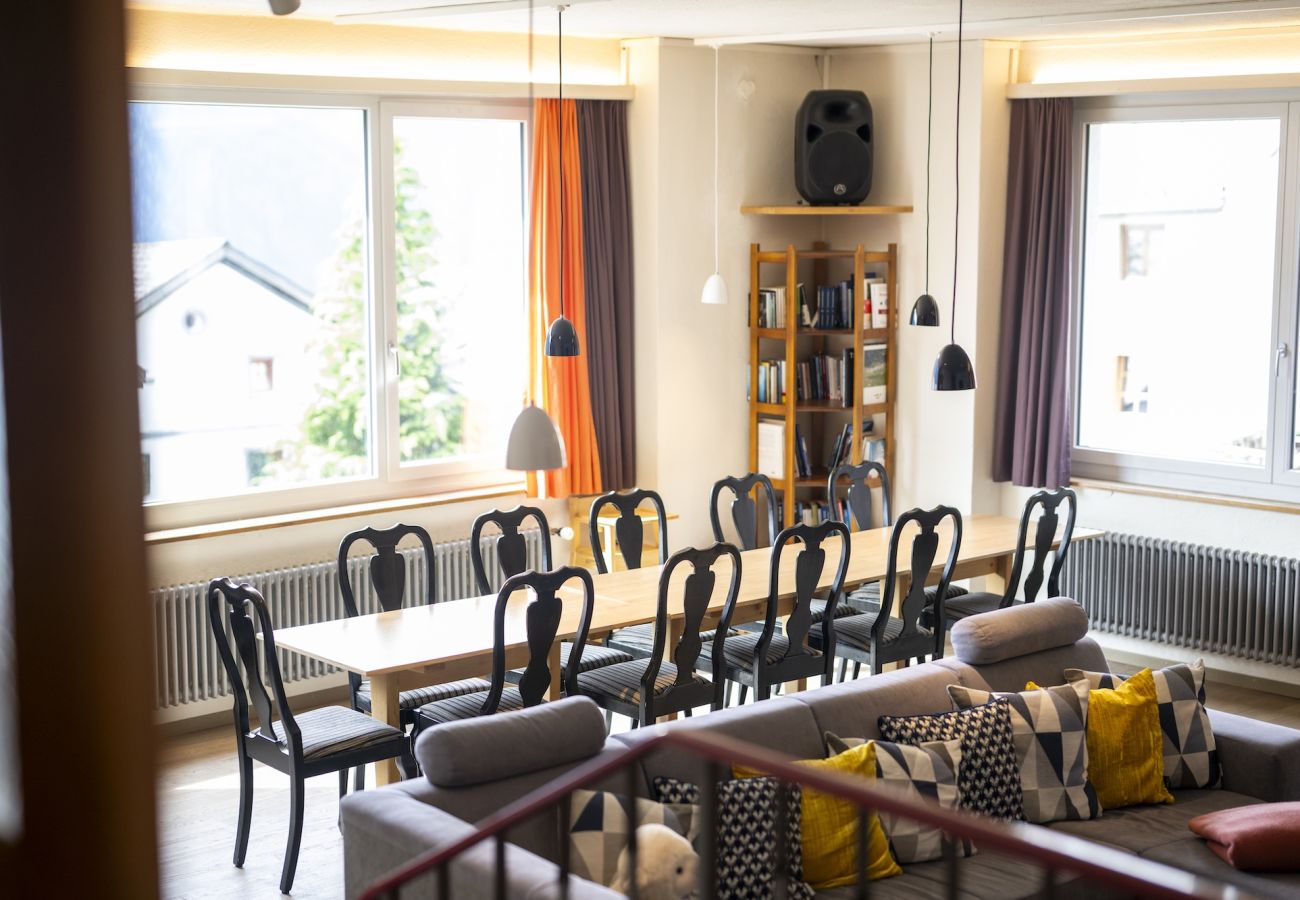 Ferienhaus in Tschlin - Chasa Macun – Grosszügiges Ferienhaus mit professioneller Küche im Bergdorf Tschlin