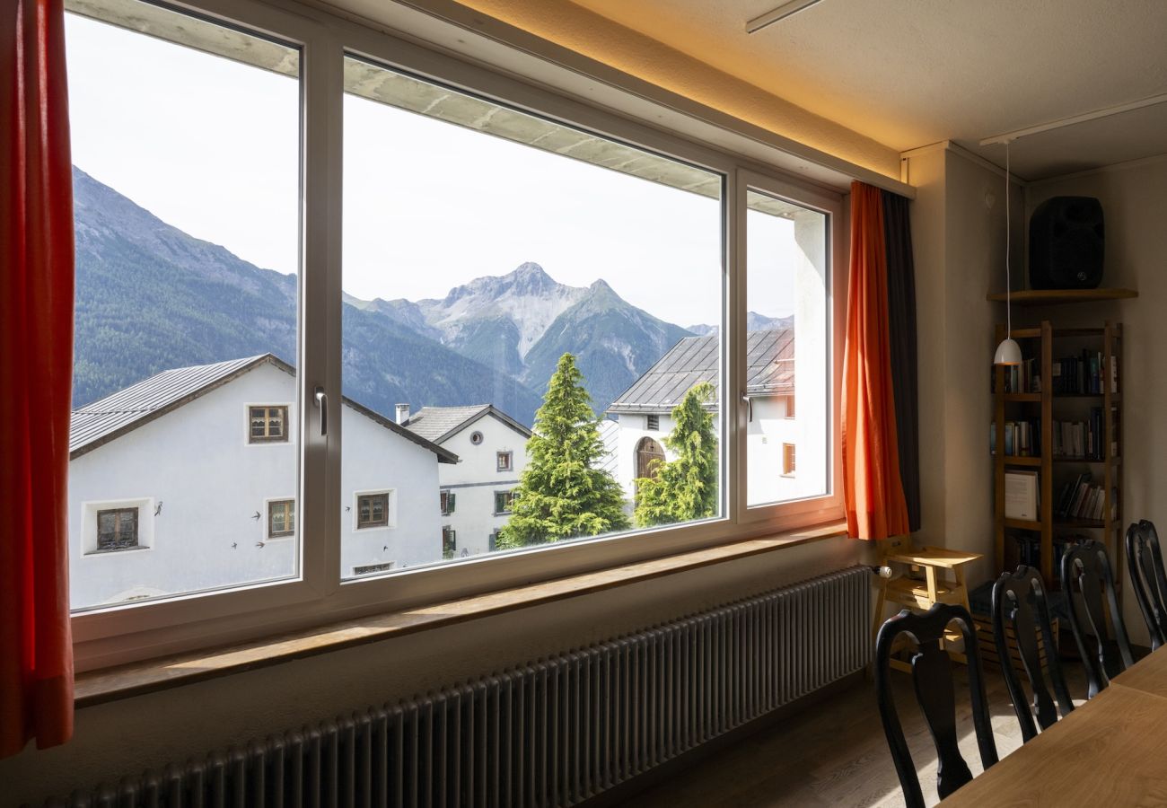 Ferienhaus in Tschlin - Chasa Macun – Grosszügiges Ferienhaus mit professioneller Küche im Bergdorf Tschlin