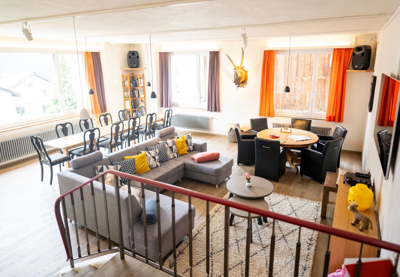 Ferienhaus in Tschlin - Chasa Macun – Grosszügiges Ferienhaus mit professioneller Küche im Bergdorf Tschlin