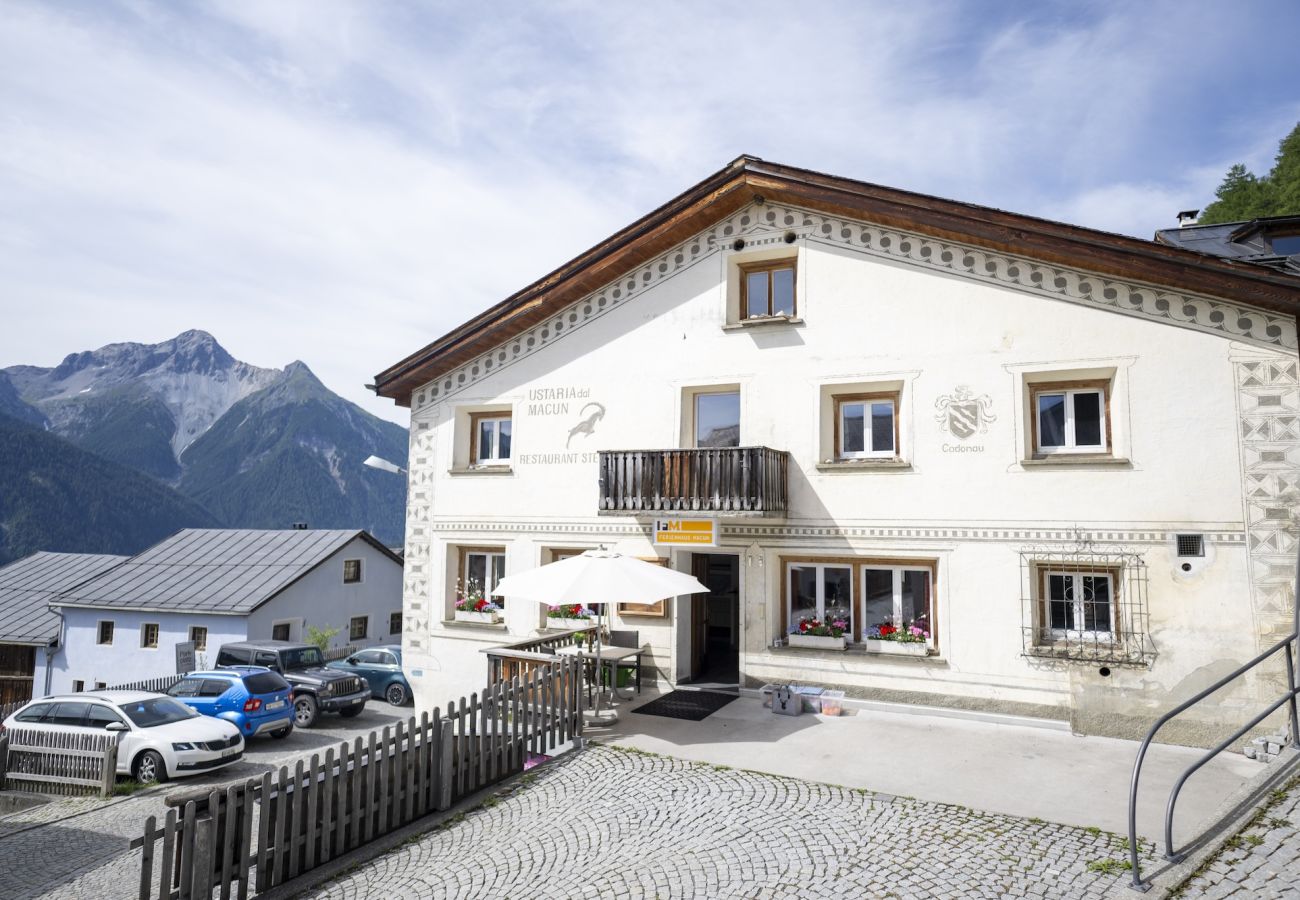 Ferienhaus in Tschlin - Chasa Macun – Grosszügiges Ferienhaus mit professioneller Küche im Bergdorf Tschlin