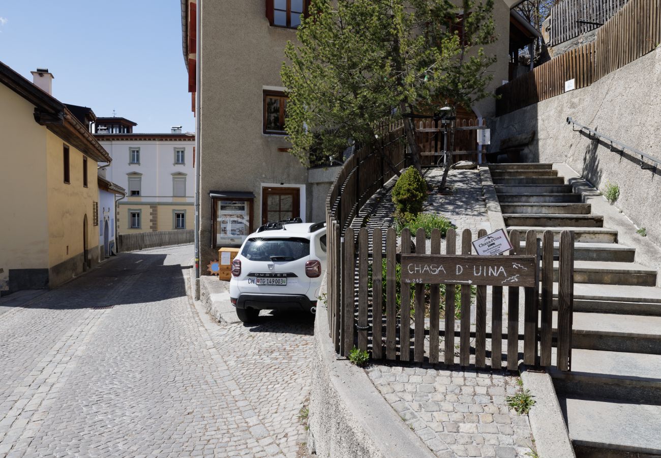 Ferienwohnung in Sent - Chasa d’Uina 2.5 Parterre – Gemütliche Ferienwohnung im Herzen von Sent