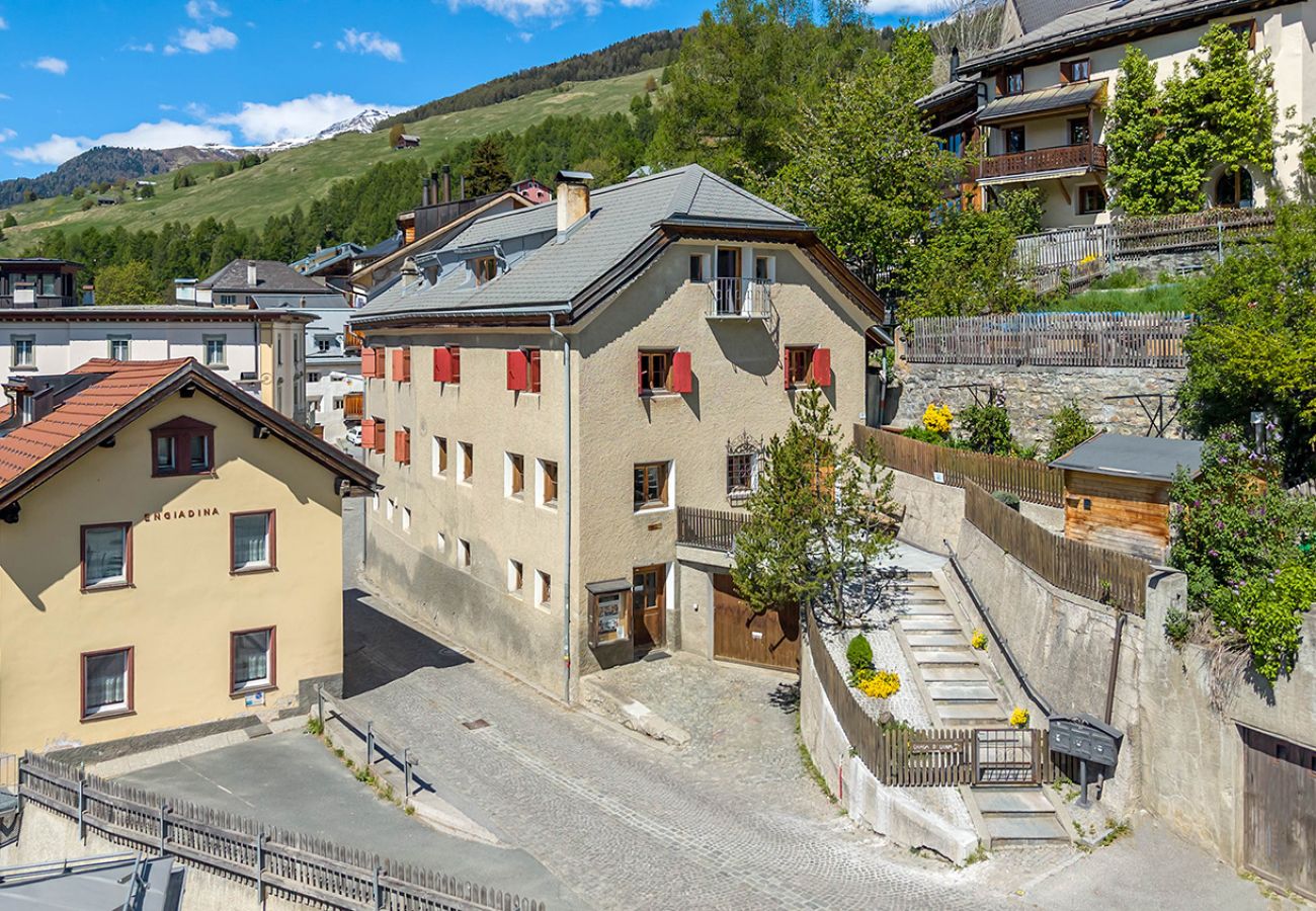 Ferienwohnung in Sent - Chasa d’Uina 2.5 Parterre – Gemütliche Ferienwohnung im Herzen von Sent