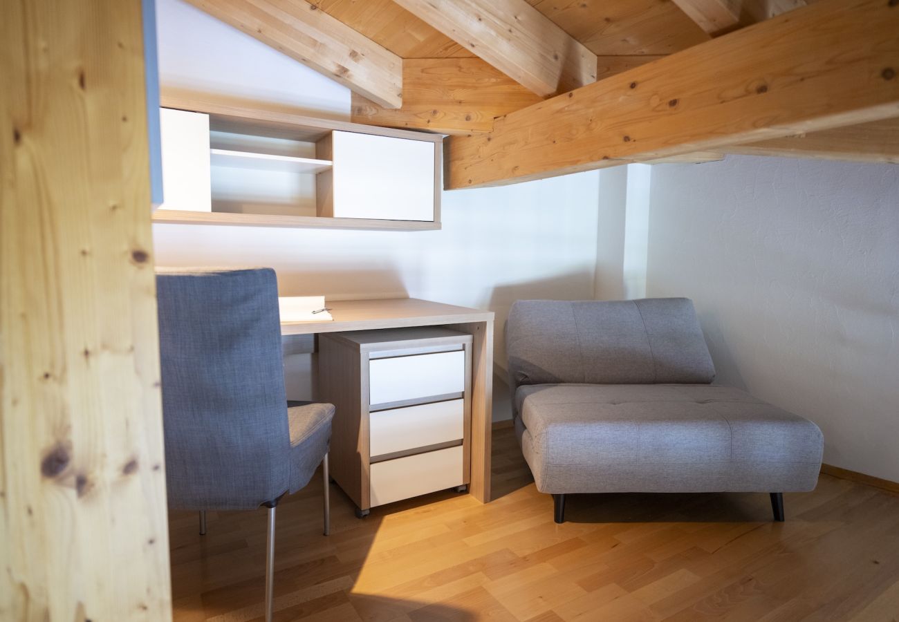 Ferienwohnung in Scuol - Stilvolle Ferienwohnung mit Bergblick im Herzen von Scuol