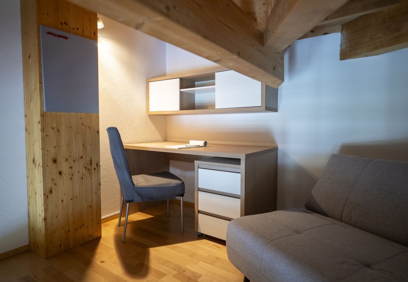 Ferienwohnung in Scuol - Stilvolle Ferienwohnung mit Bergblick im Herzen von Scuol