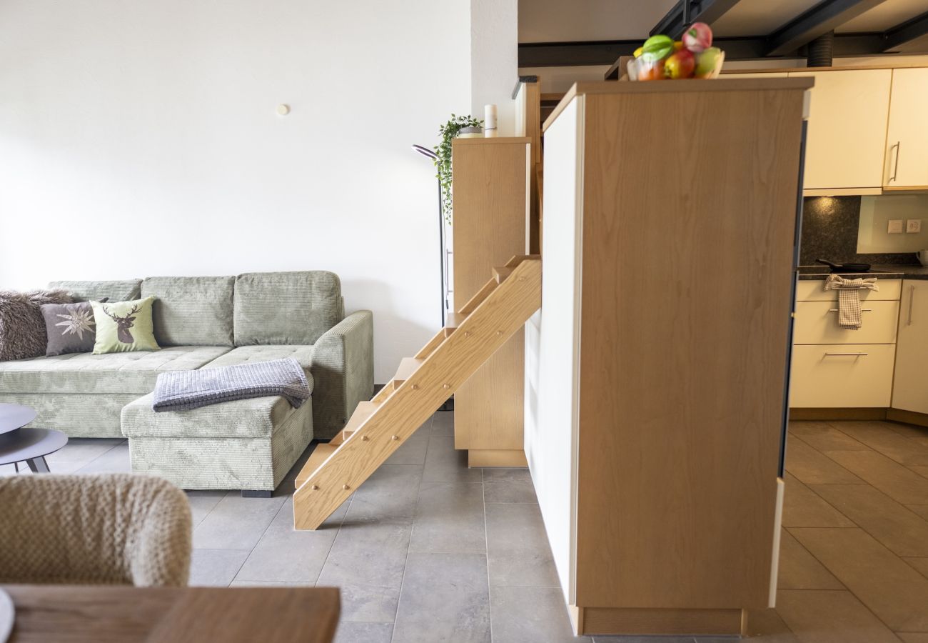 Ferienwohnung in Scuol - Stilvolle Ferienwohnung mit Bergblick im Herzen von Scuol