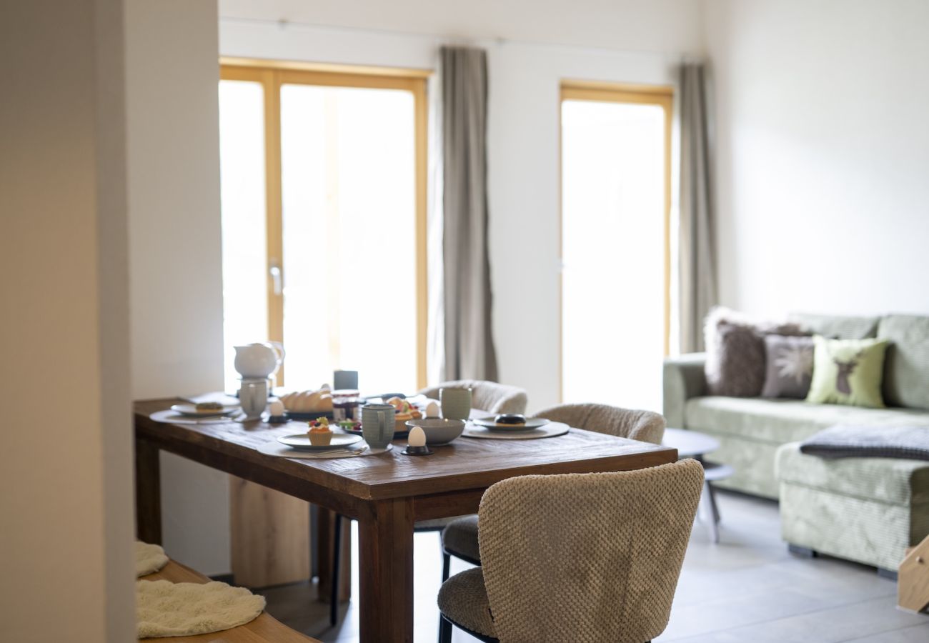 Ferienwohnung in Scuol - Stilvolle Ferienwohnung mit Bergblick im Herzen von Scuol
