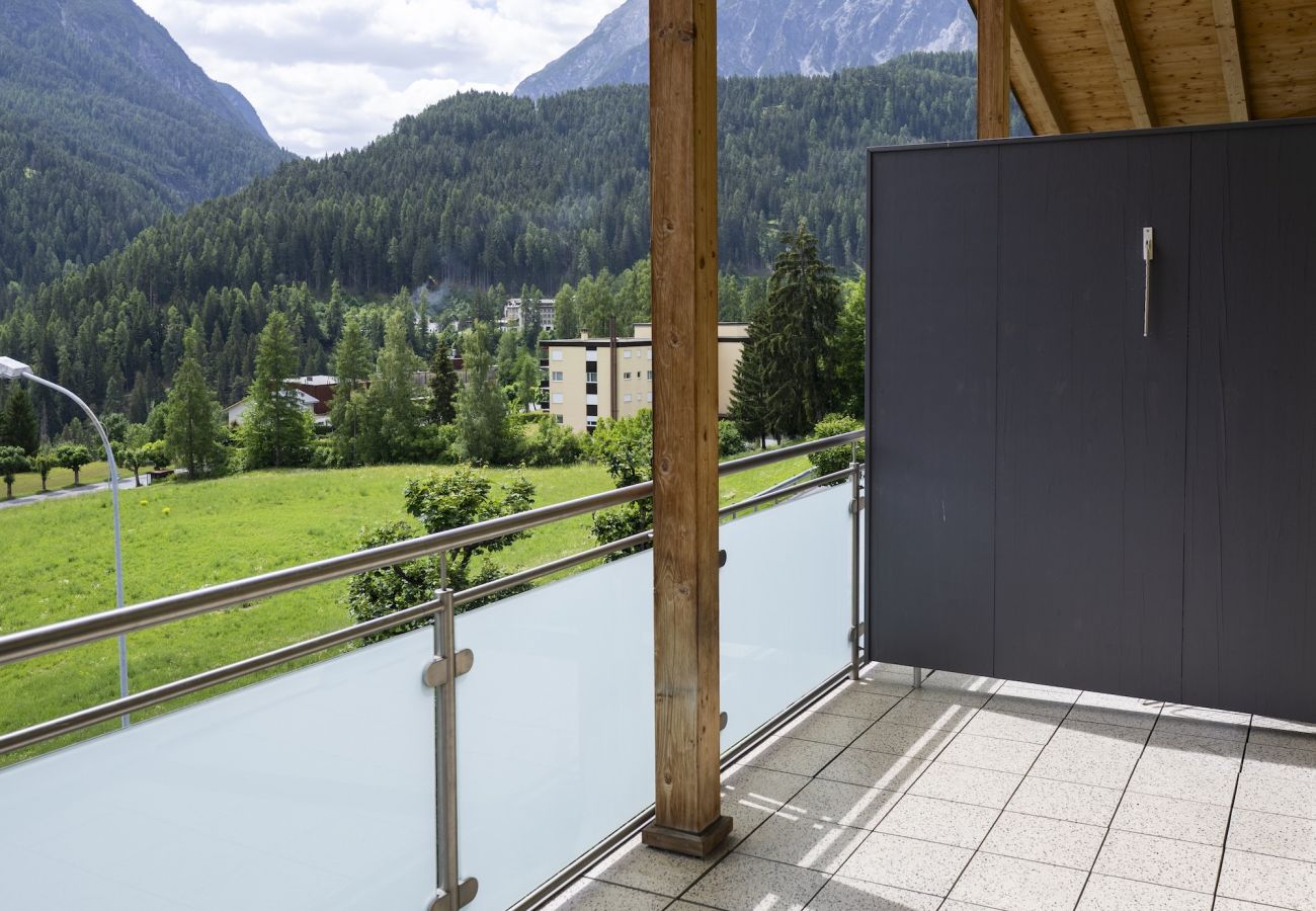 Ferienwohnung in Scuol - Stilvolle Ferienwohnung mit Bergblick im Herzen von Scuol
