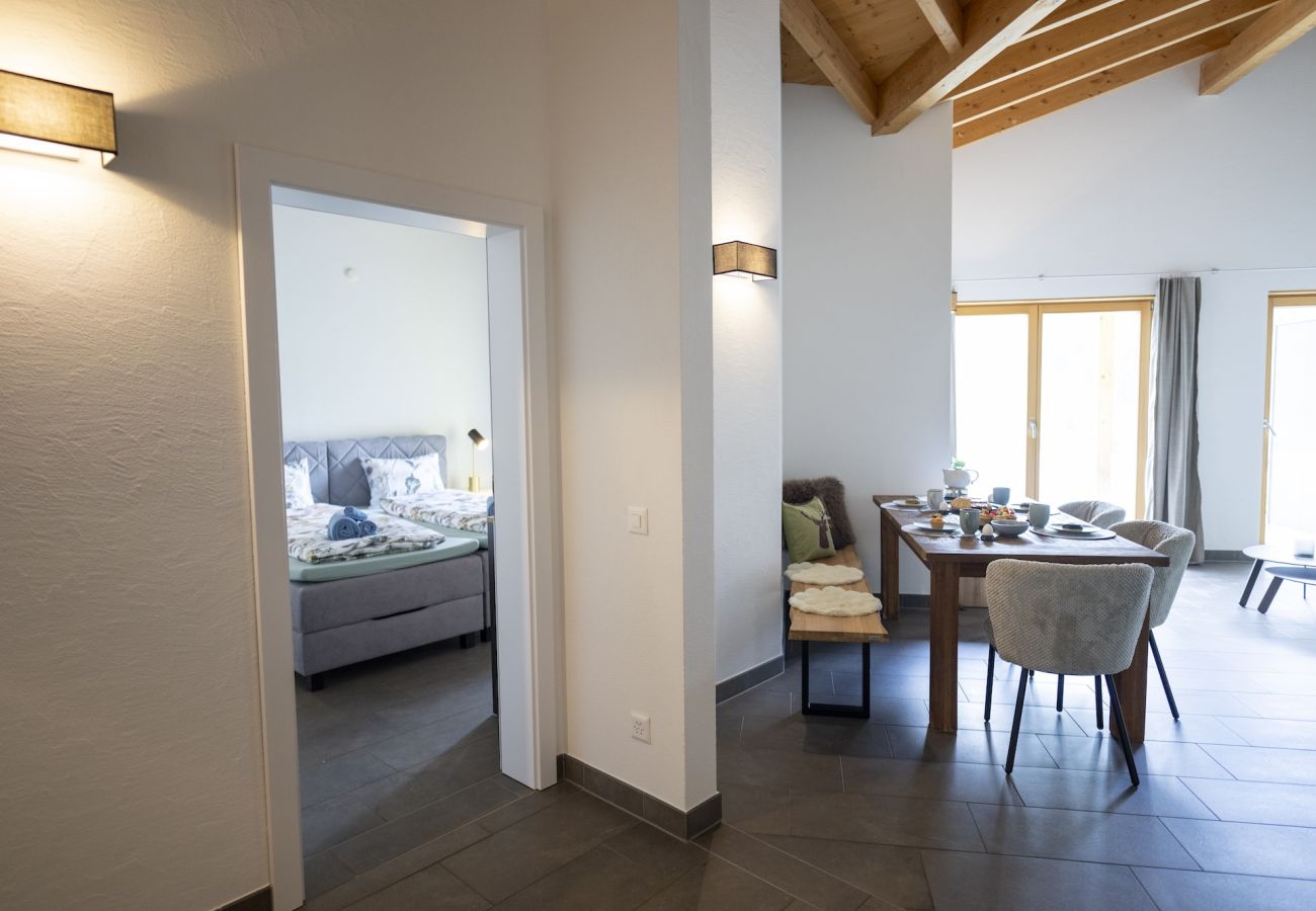 Ferienwohnung in Scuol - Stilvolle Ferienwohnung mit Bergblick im Herzen von Scuol