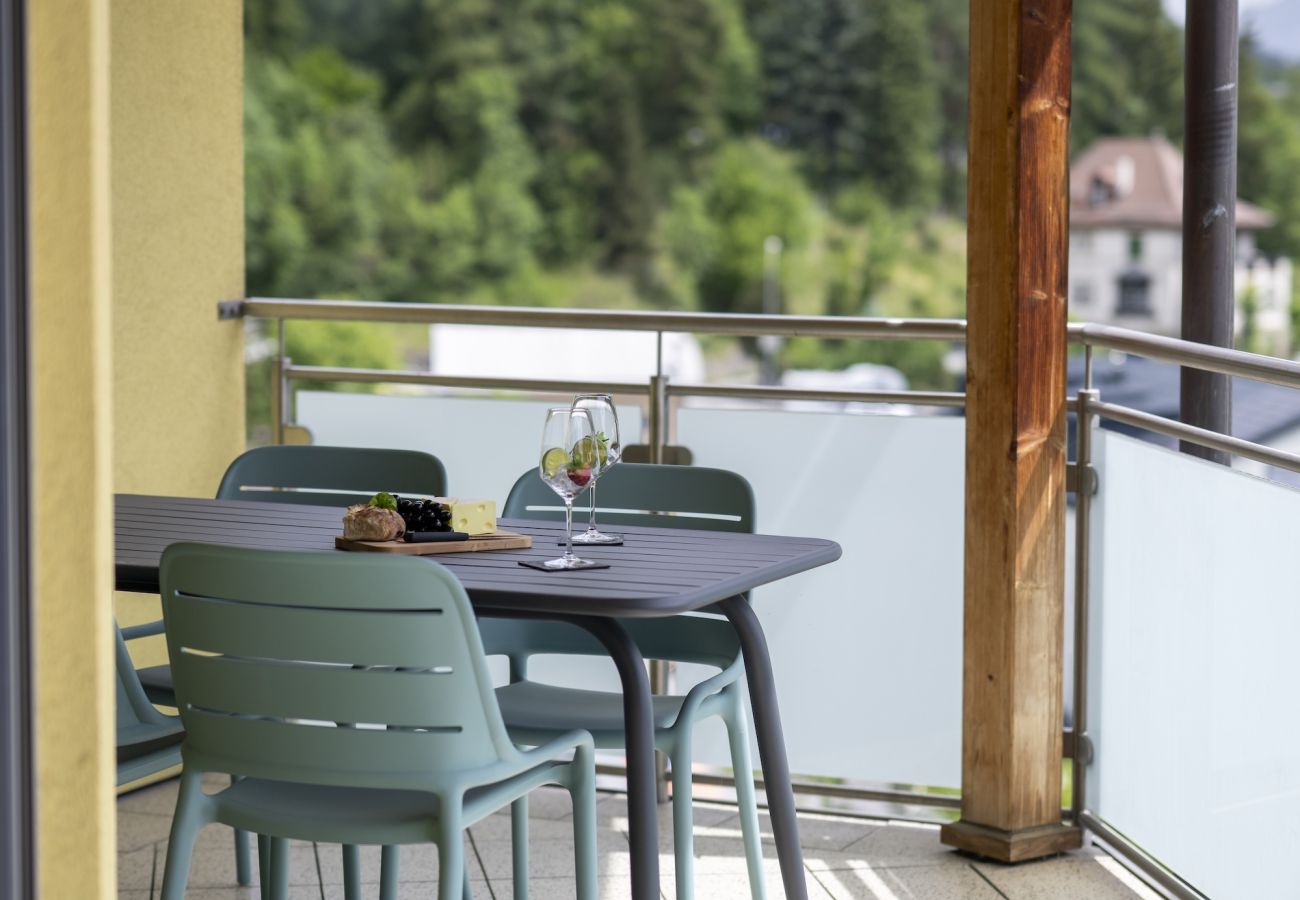 Ferienwohnung in Scuol - Stilvolle Ferienwohnung mit Bergblick im Herzen von Scuol