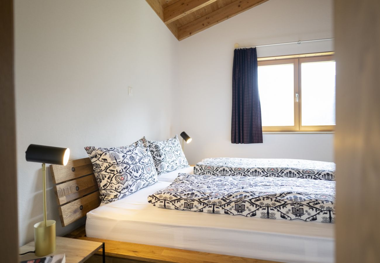 Ferienwohnung in Scuol - Stilvolle Ferienwohnung mit Bergblick im Herzen von Scuol