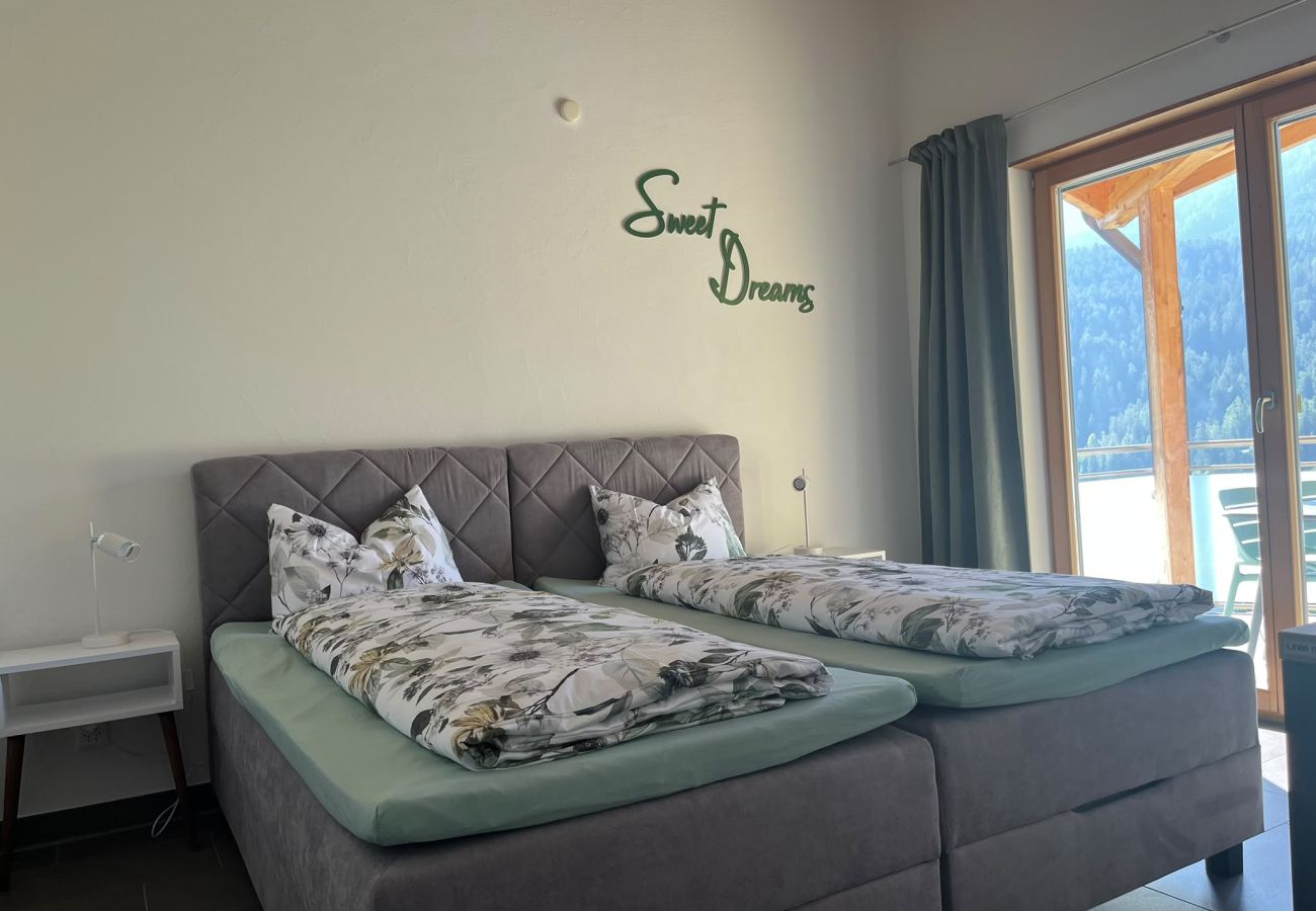 Ferienwohnung in Scuol - Chasa Cour Engiadinais: Stilvolle Ferienwohnung mit Bergblick im Herzen von Scuol