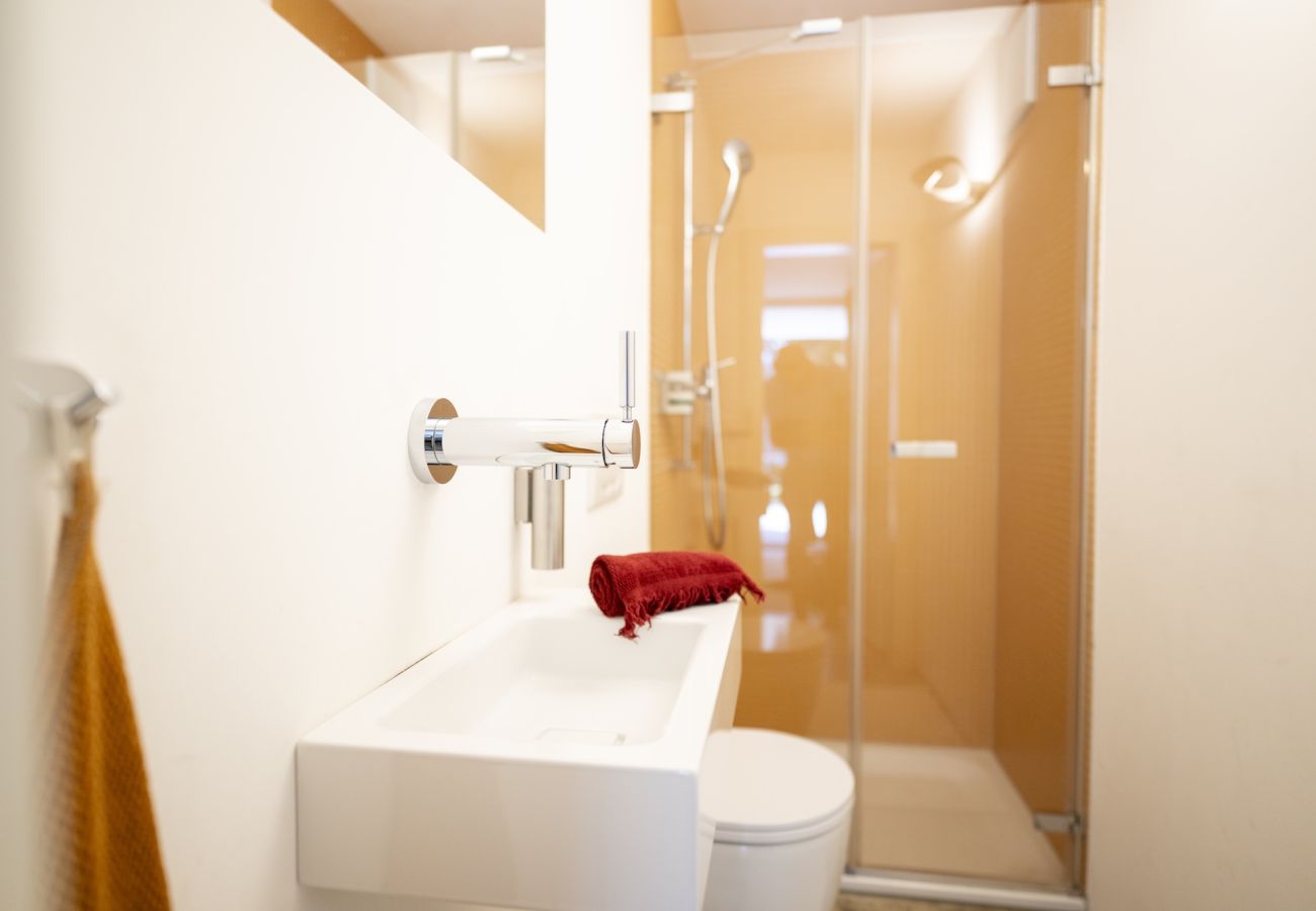 Ferienwohnung in Scuol - Chasa Val 739 - Grosszügiges Ferienhaus mit Gartensauna und Hot Tub in Scuol