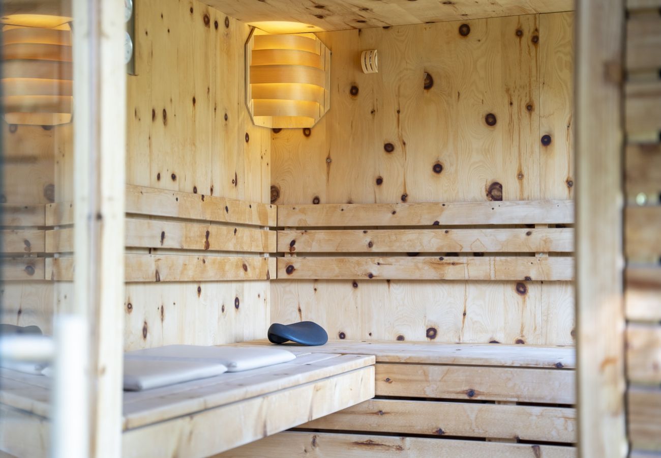 Ferienwohnung in Scuol - Chasa Val 739 - Grosszügiges Ferienhaus mit Gartensauna und Hot Tub in Scuol