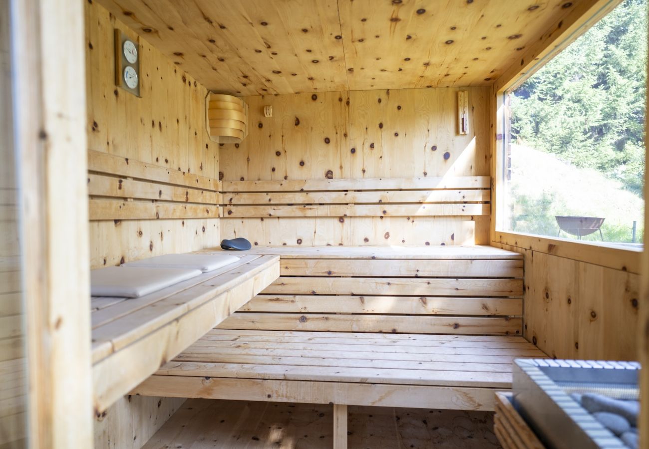 Ferienwohnung in Scuol - Chasa Val 739 - Grosszügiges Ferienhaus mit Gartensauna und Hot Tub in Scuol