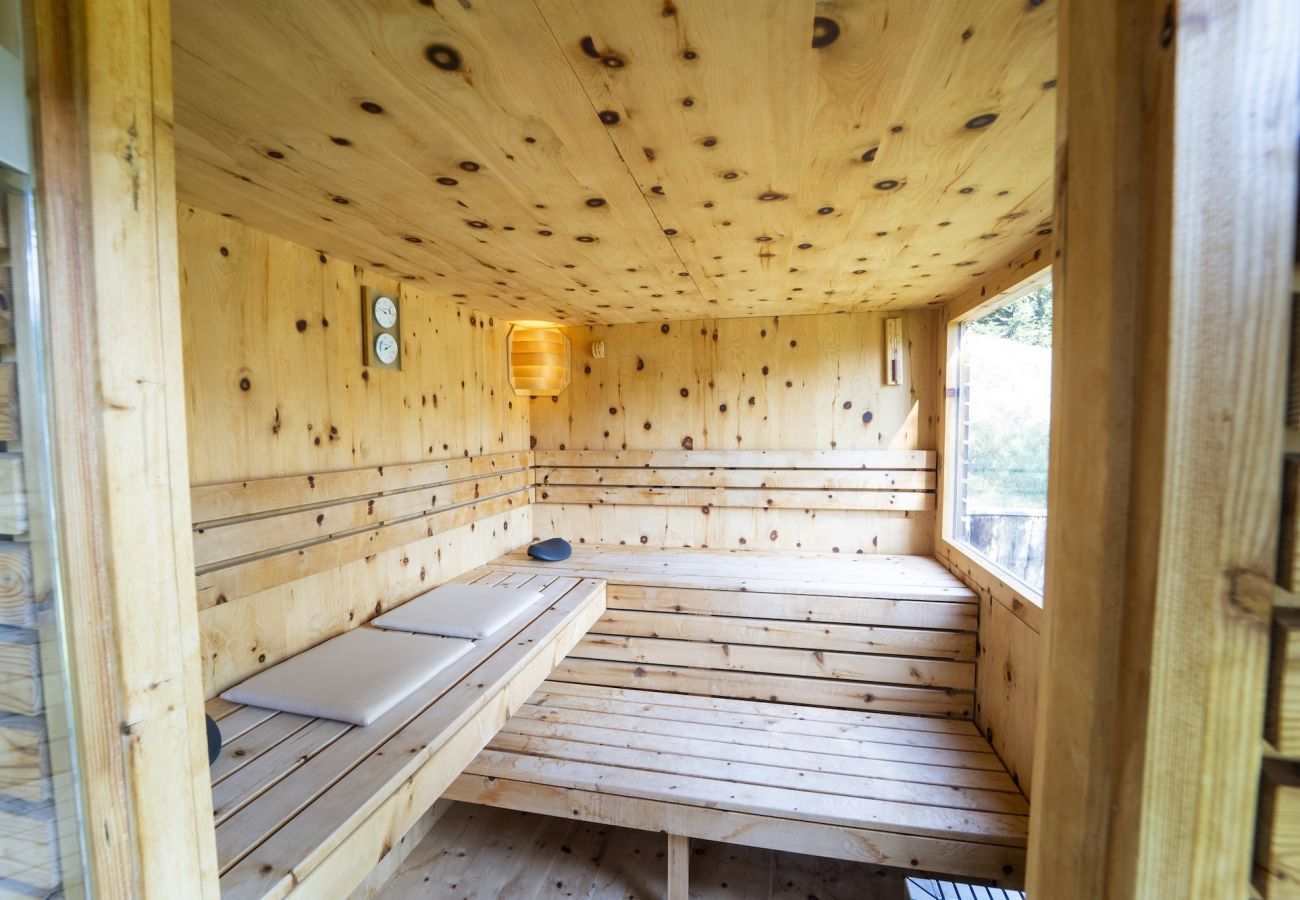 Ferienwohnung in Scuol - Chasa Val 739 - Grosszügiges Ferienhaus mit Gartensauna und Hot Tub in Scuol