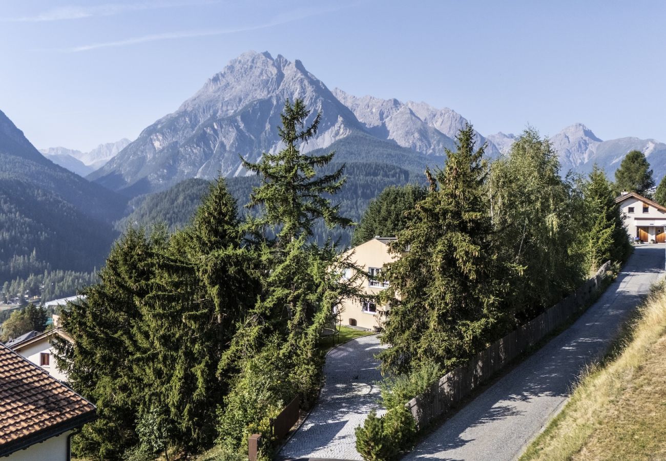 Ferienwohnung in Scuol - Chasa Val 739 - Grosszügiges Ferienhaus mit Gartensauna und Hot Tub in Scuol