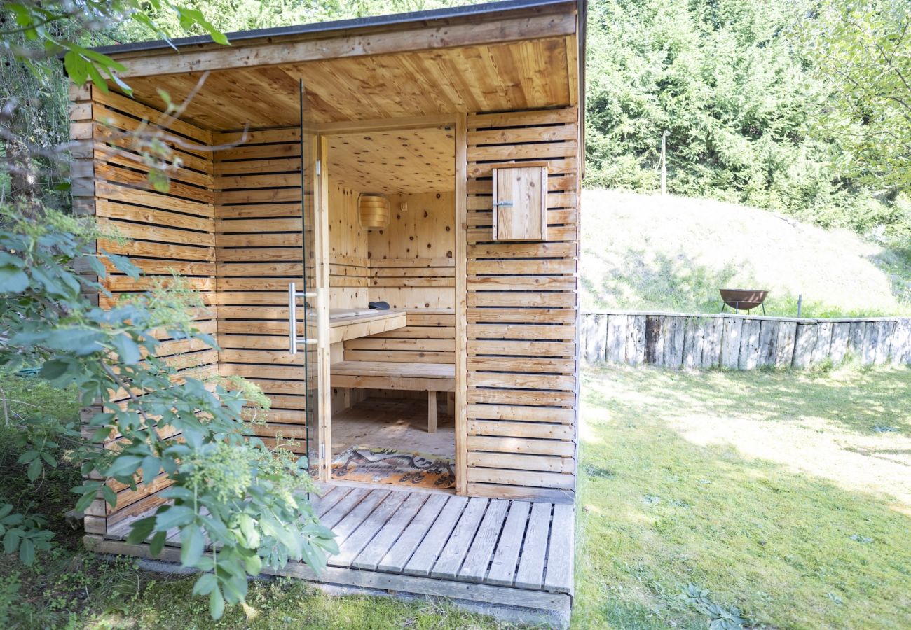 Ferienwohnung in Scuol - Chasa Val 739 - Grosszügiges Ferienhaus mit Gartensauna und Hot Tub in Scuol