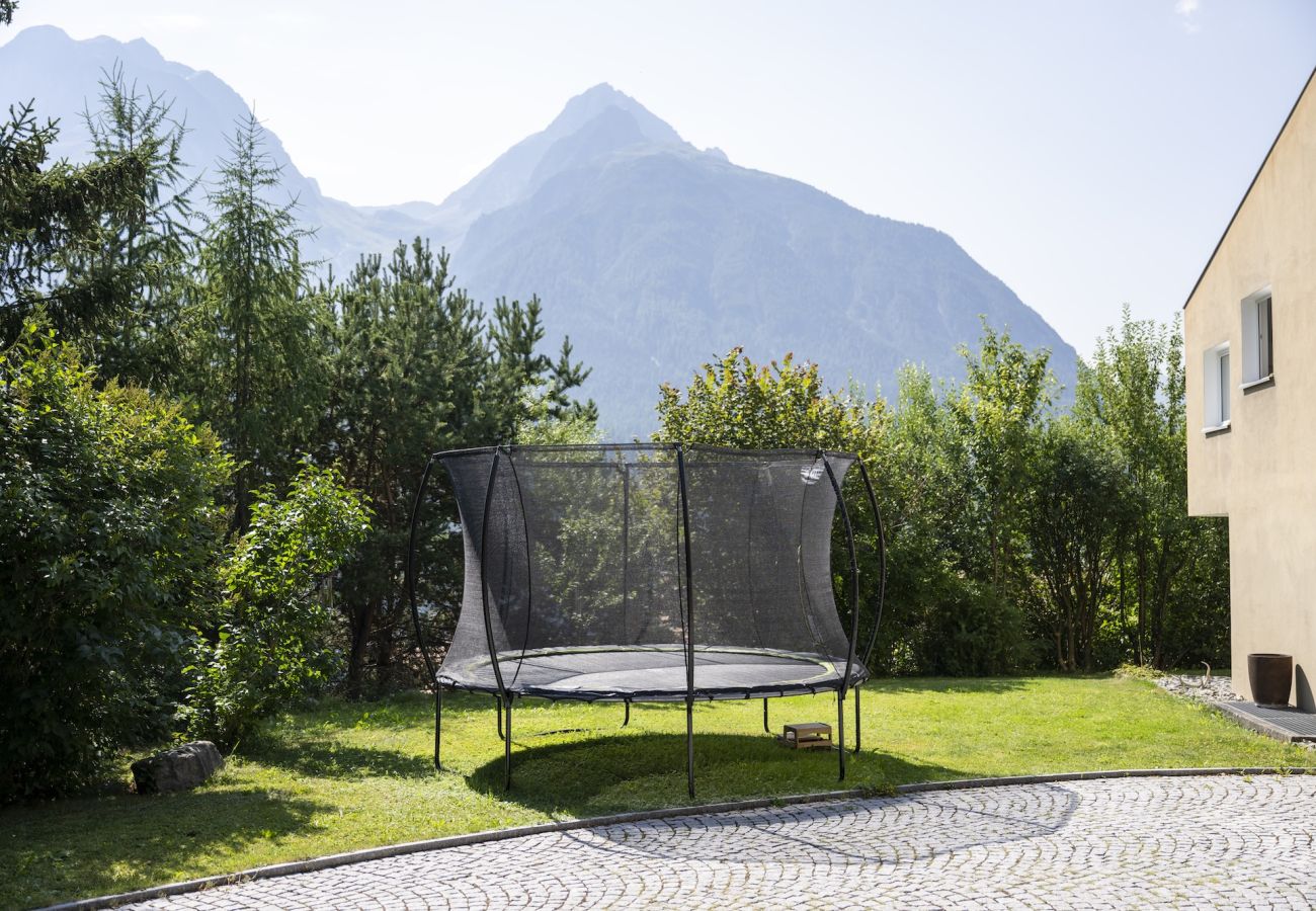 Ferienwohnung in Scuol - Chasa Val 739 - Grosszügiges Ferienhaus mit Gartensauna und Hot Tub in Scuol
