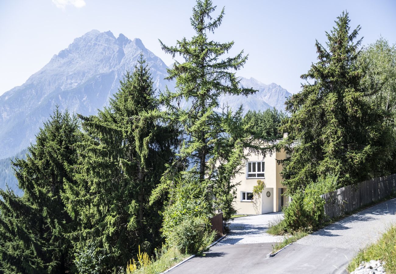 Ferienwohnung in Scuol - Chasa Val 739 - Grosszügiges Ferienhaus mit Gartensauna und Hot Tub in Scuol