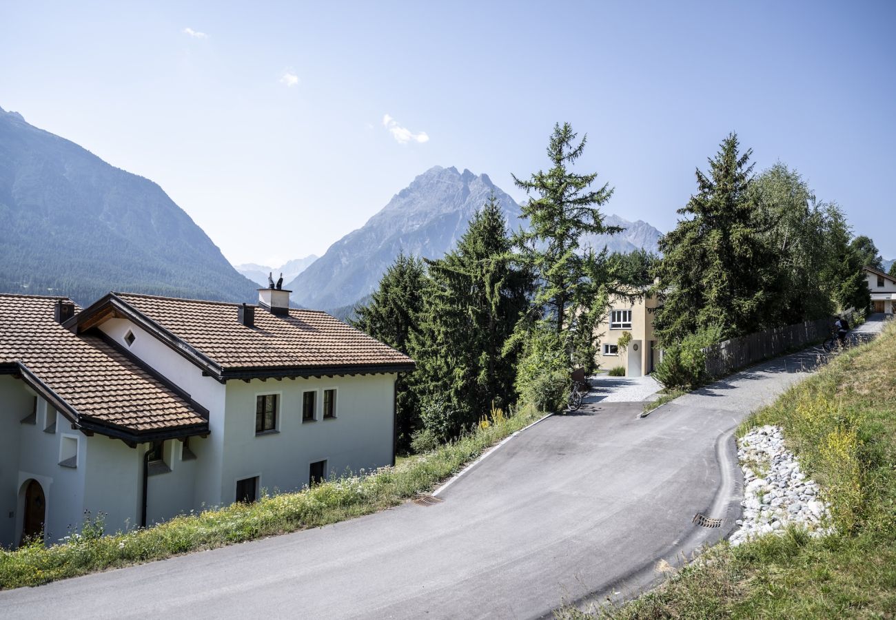 Ferienwohnung in Scuol - Chasa Val 739 - Grosszügiges Ferienhaus mit Gartensauna und Hot Tub in Scuol