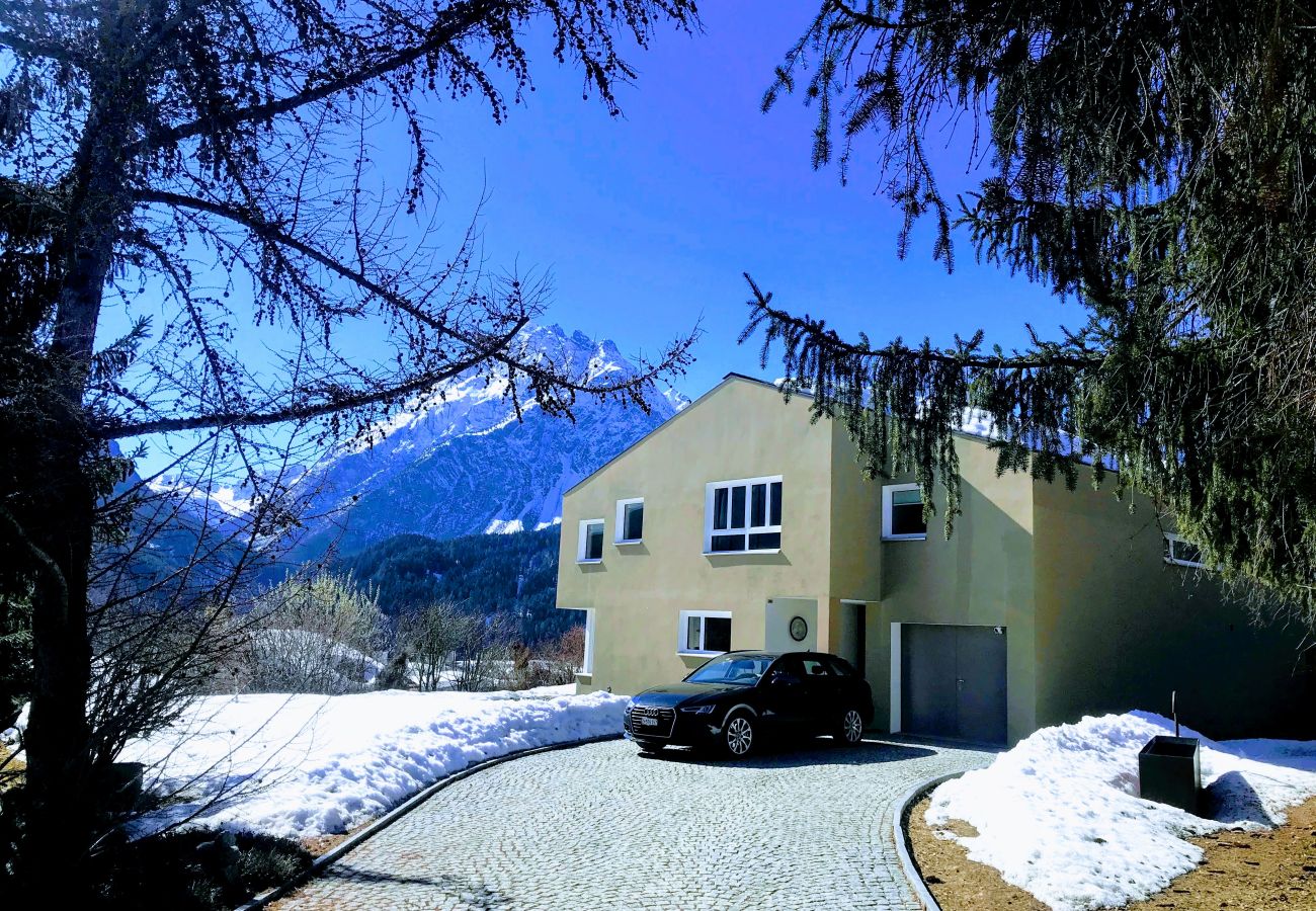 Ferienwohnung in Scuol - Chasa Val 739 - Grosszügiges Ferienhaus mit Gartensauna und Hot Tub in Scuol