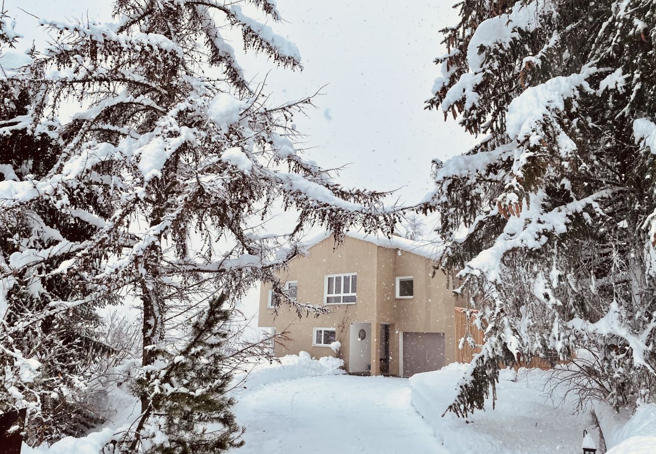 Ferienwohnung in Scuol - Chasa Val 739 - Grosszügiges Ferienhaus mit Gartensauna und Hot Tub in Scuol