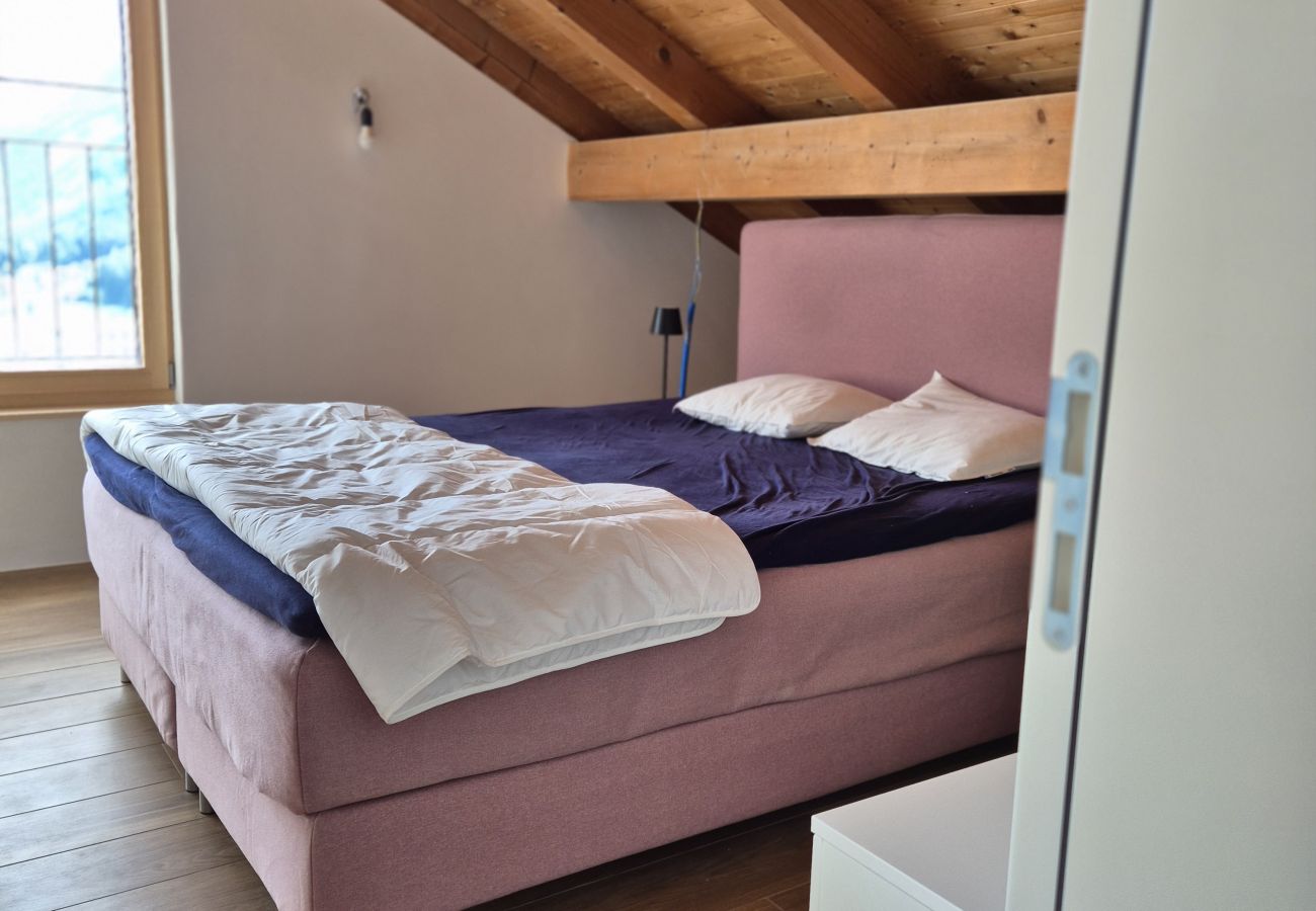Ferienwohnung in Scuol - Chasa SuotTet - Gemütliche 3,5-Zimmer-Dachwohnung in Scuol